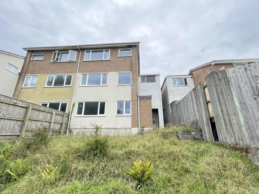 Property photo 3 of 5 Erlstoke Close 37 - Rear Fp.Jpg