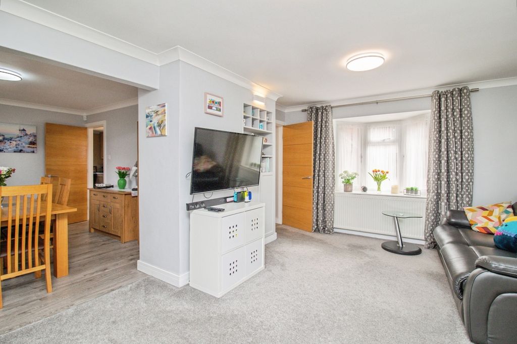 Property photo 2 of 20 Pbox-Img.Jpg