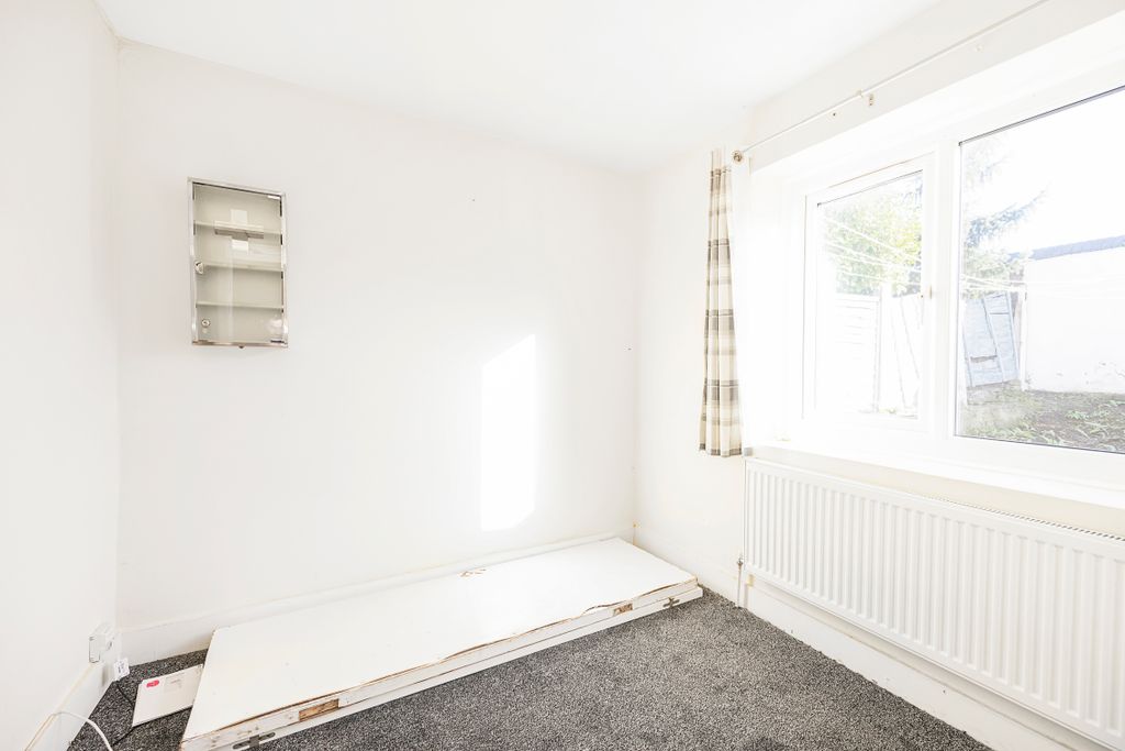 Property photo 3 of 24