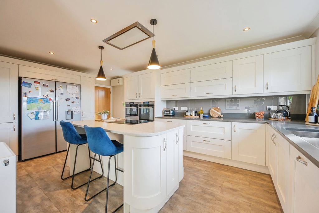 Property photo 3 of 15 Kitchen