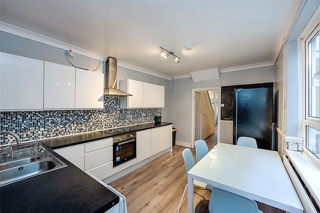 Property photo 2 of 14 Picture No. 02