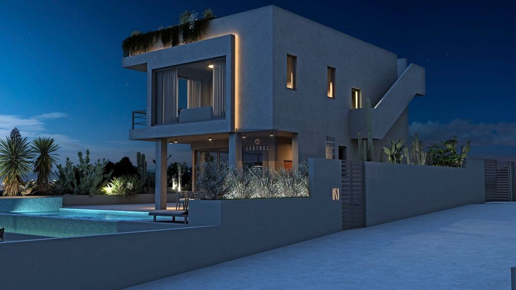 Property photo 3 of 10