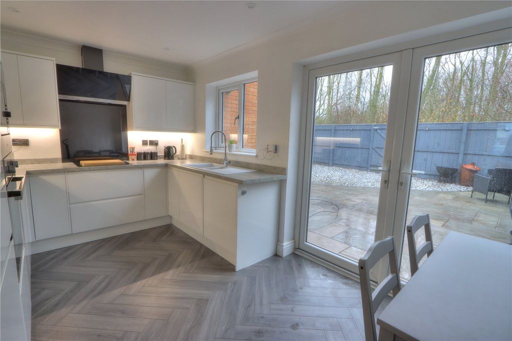 Property photo 2 of 11 Picture No. 03