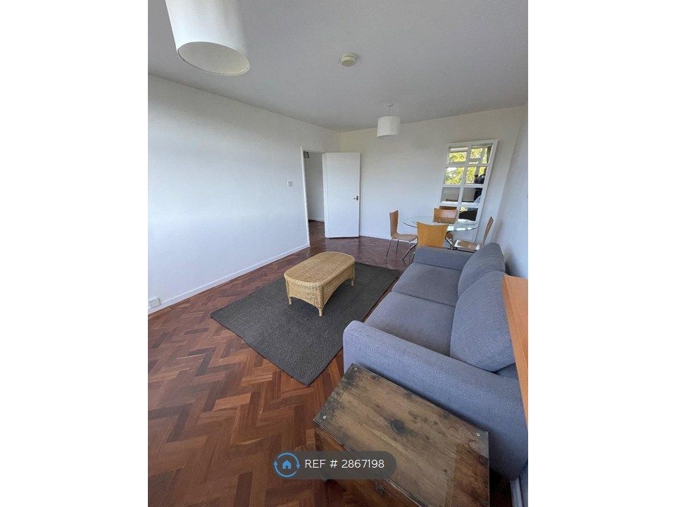 Property photo 1 of 12 Sitting Room