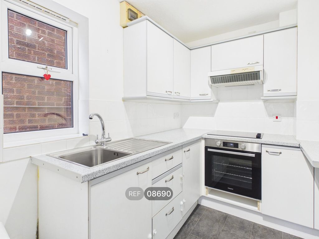 Property photo 2 of 16 Kitchen