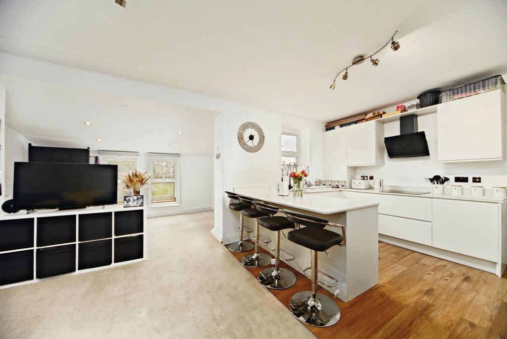 Property photo 1 of 16 Kitchen/Dining Area