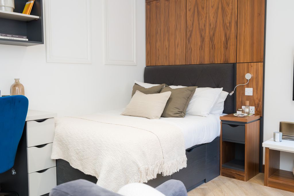 Property photo 2 of 11