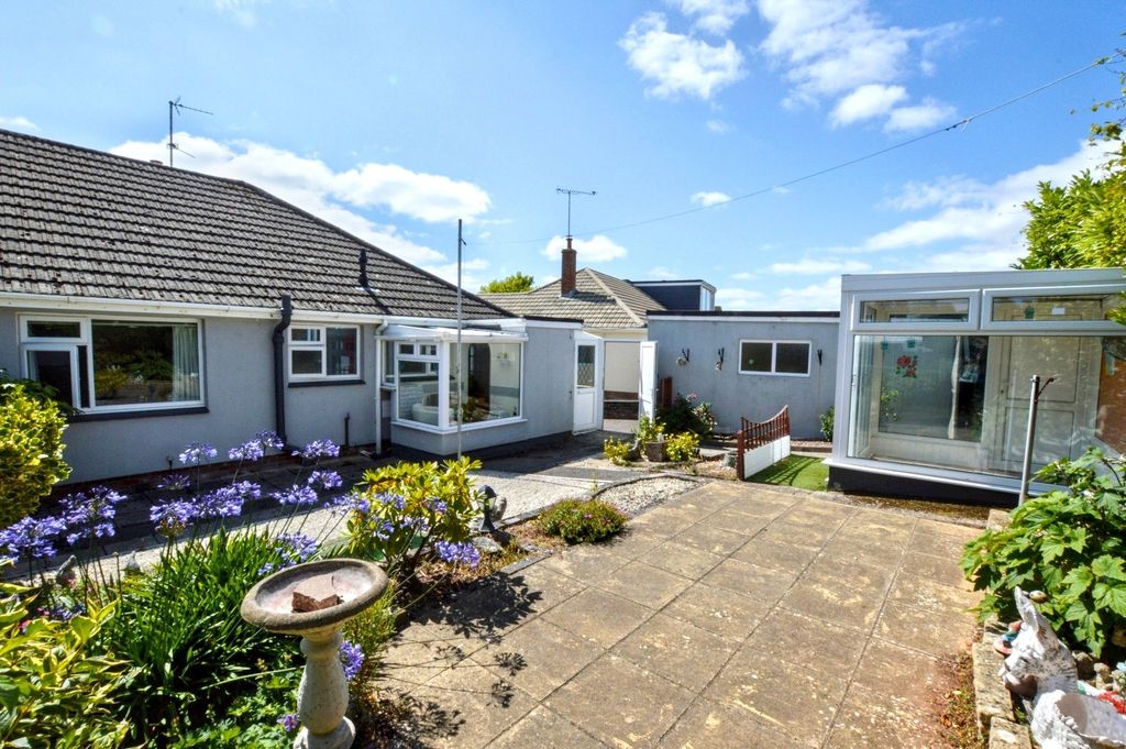 Property photo 2 of 17 Picture No. 14