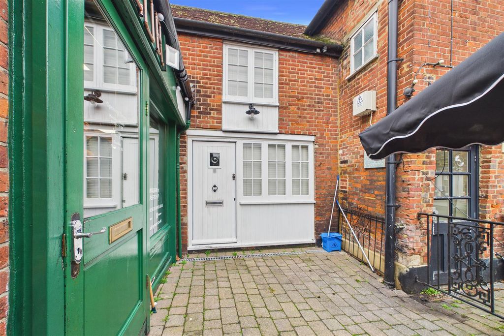 Property photo 1 of 17 Cam01894G0-Pr0270-Still003.Jpg