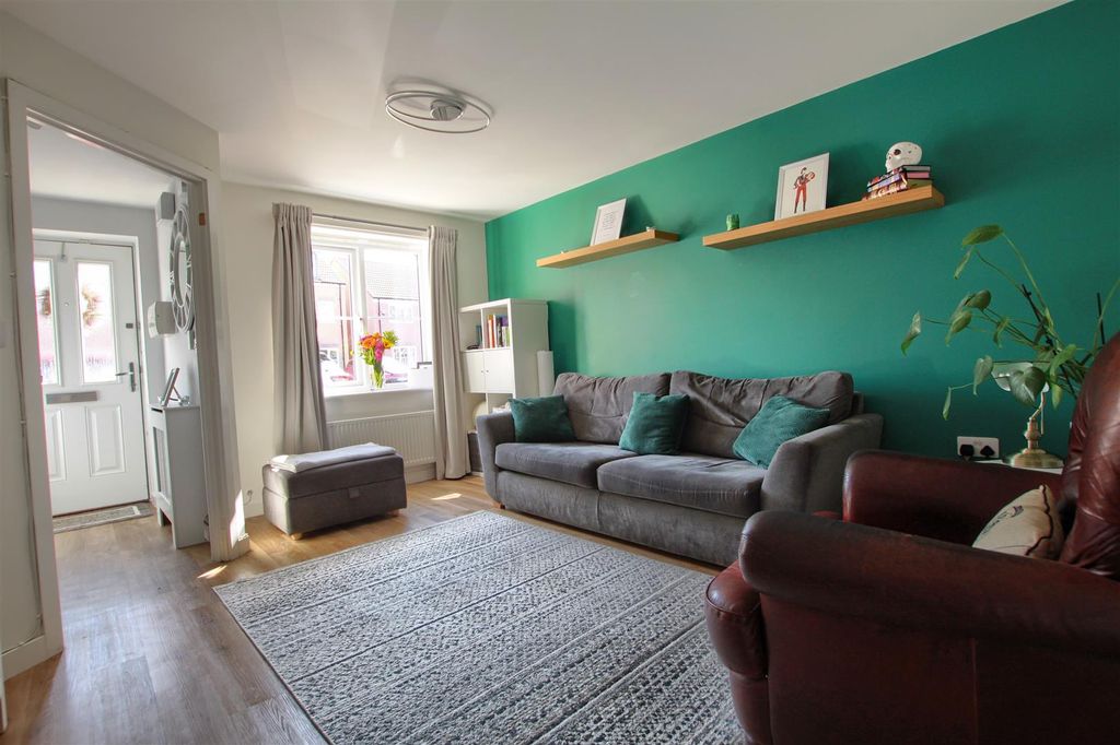 Property photo 3 of 10 cd10.Jpg