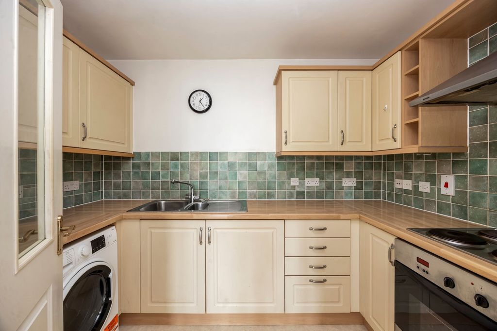 Property photo 2 of 16 Kitchen