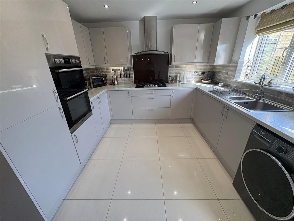 Property photo 3 of 29