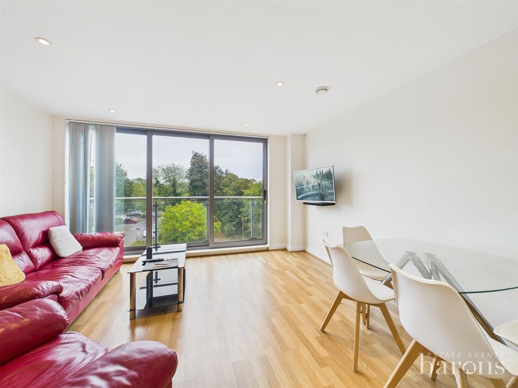 Property photo 3 of 14 Cam05500G0-Pr0071-Still007.Jpg