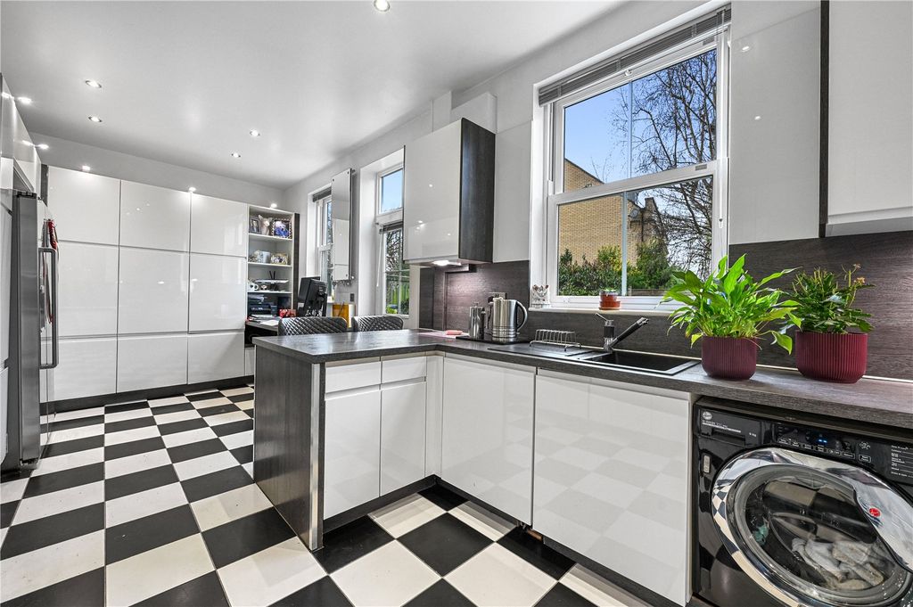 Property photo 1 of 39 Picture No. 60