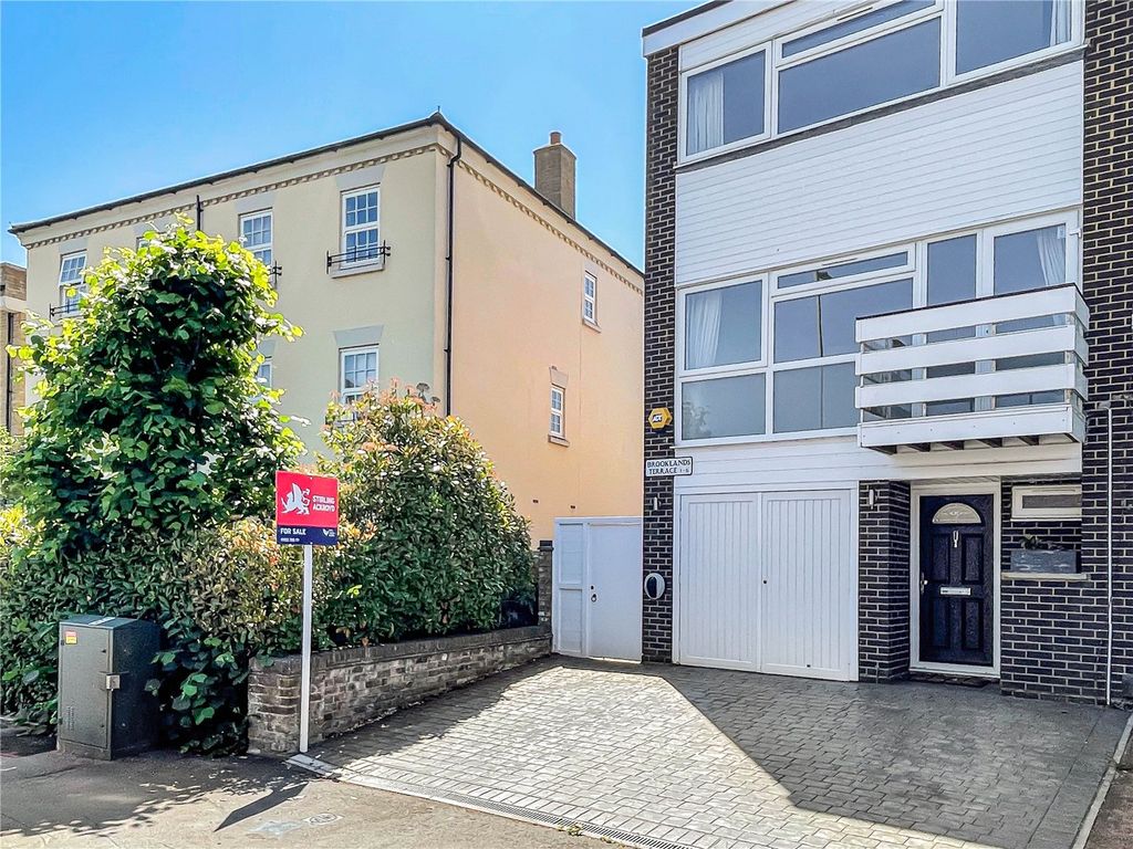 Property photo 1 of 15 External