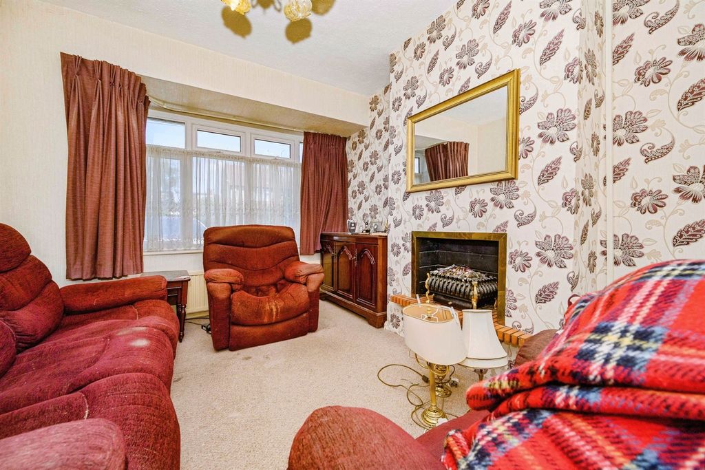 Property photo 2 of 13