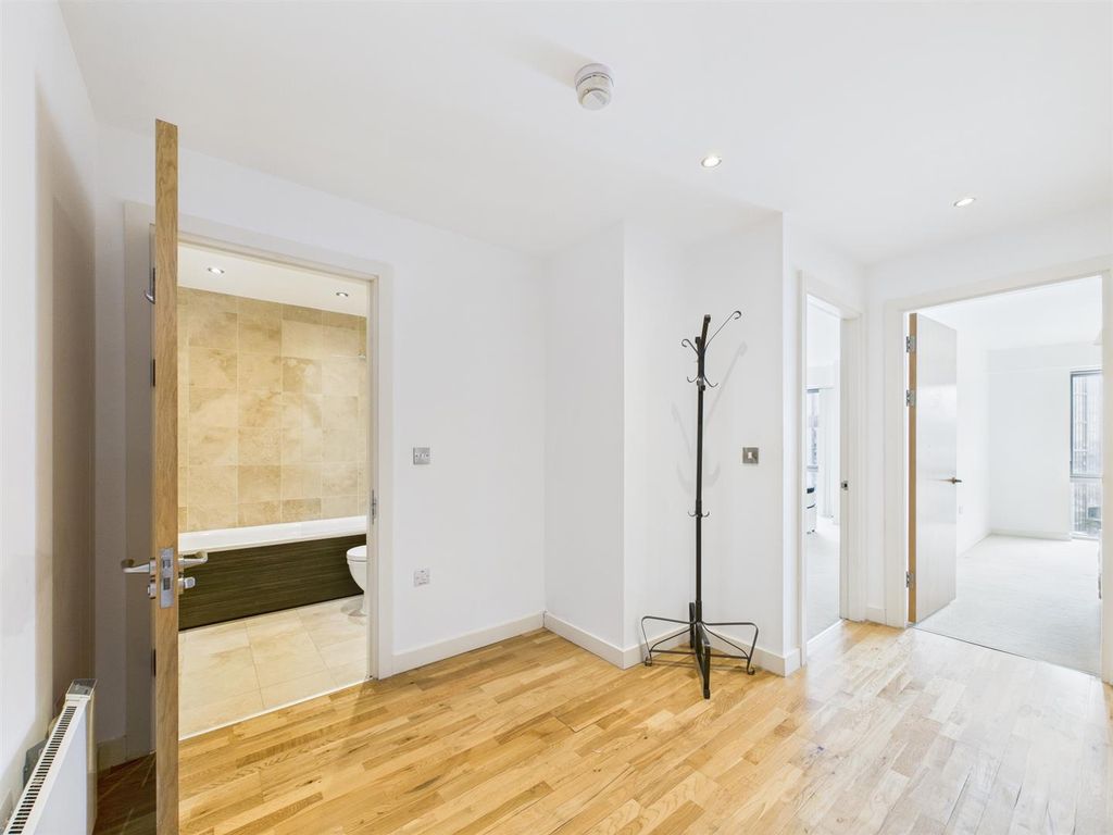 Property photo 2 of 17 Cam03604G0-Pr0167-Still001.Jpg