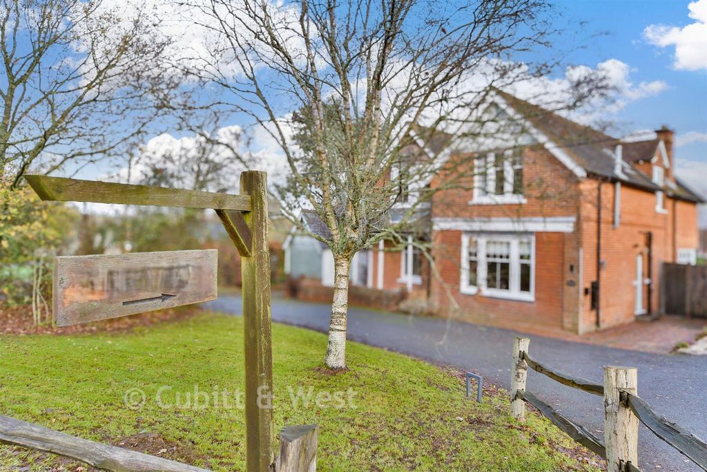 Property photo 1 of 20 External Lifestyle Photograph