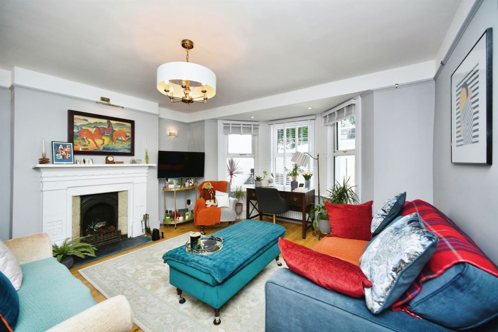 Property photo 2 of 17