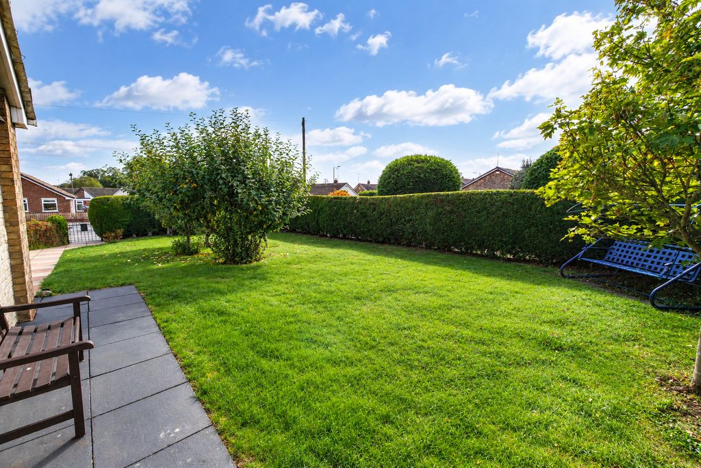 Property photo 2 of 22 16