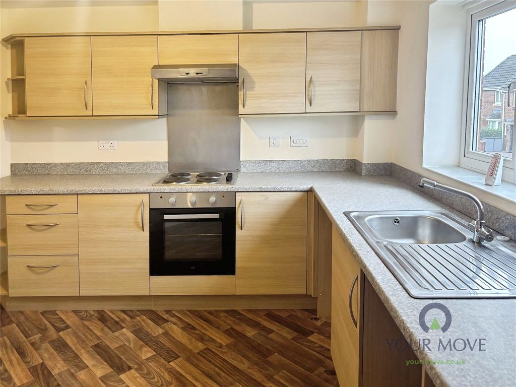 Property photo 2 of 9 Kitchen