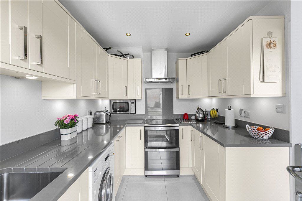 Property photo 3 of 13 Kitchen