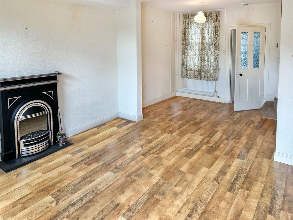 Property photo 2 of 9 Picture No. 11