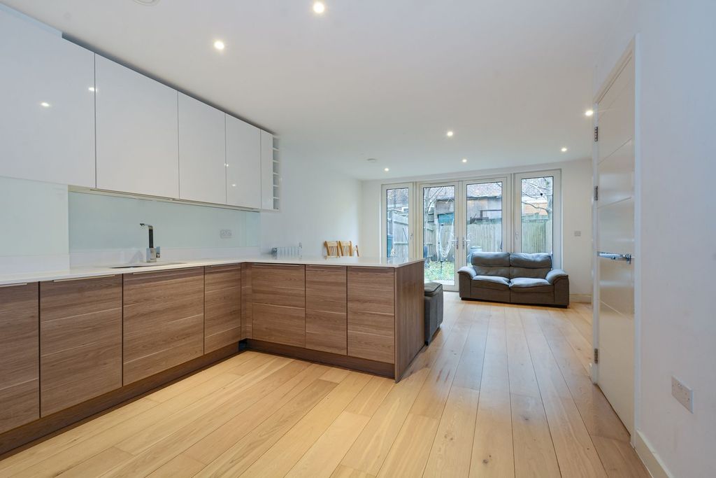 Property photo 2 of 16 Cq-Svila