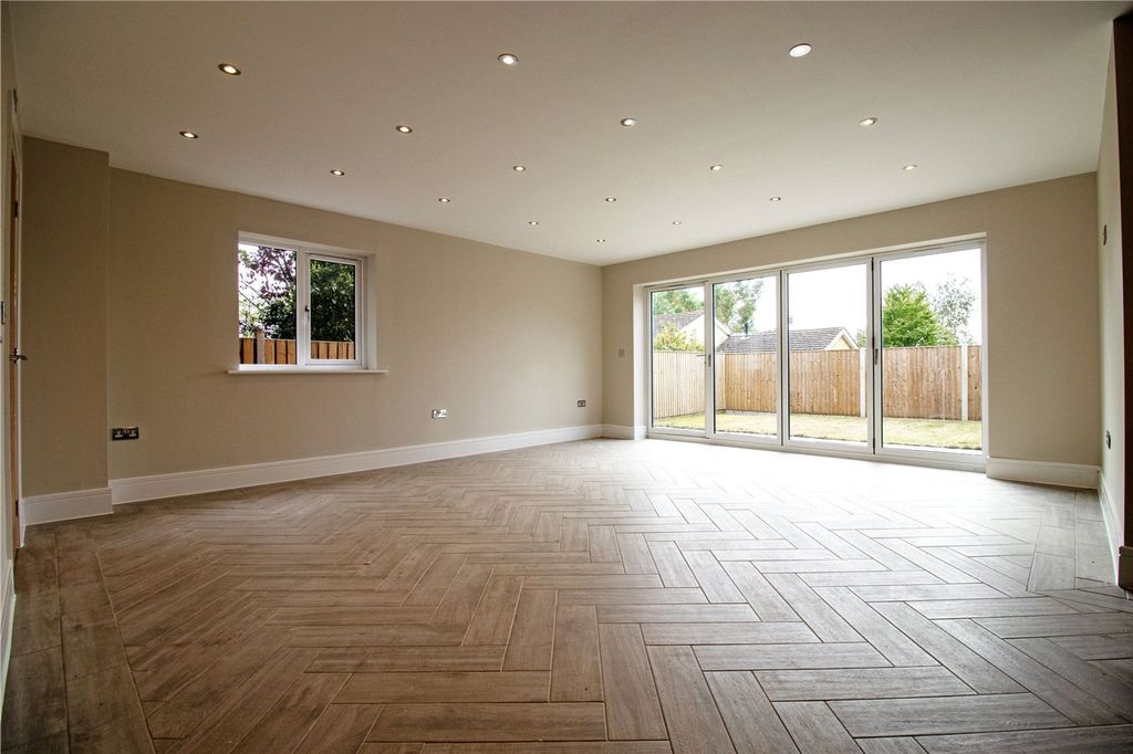 Property photo 3 of 29 Picture No. 06