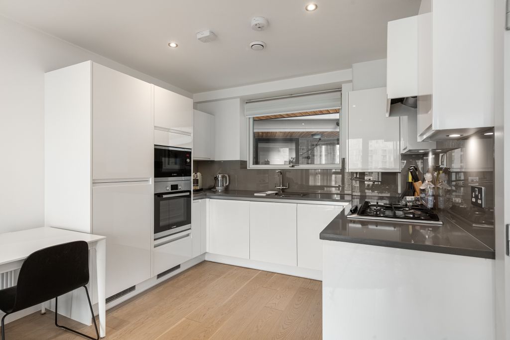 Property photo 3 of 12 094A5020