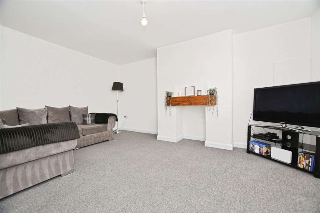 Property photo 3 of 22 Living Room