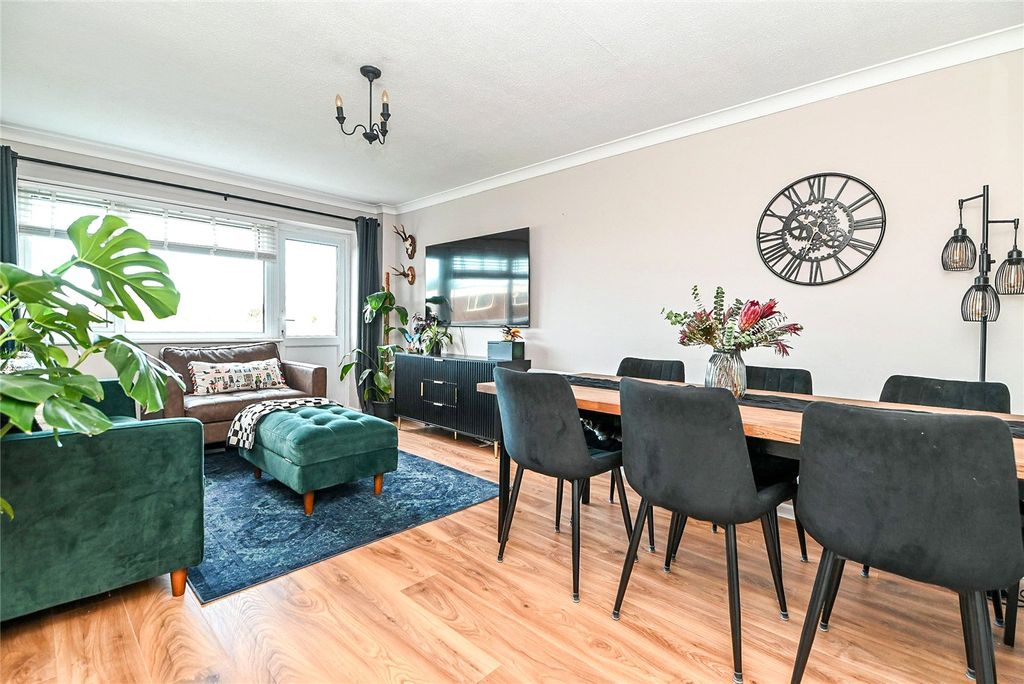 Property photo 2 of 18 Picture No. 04