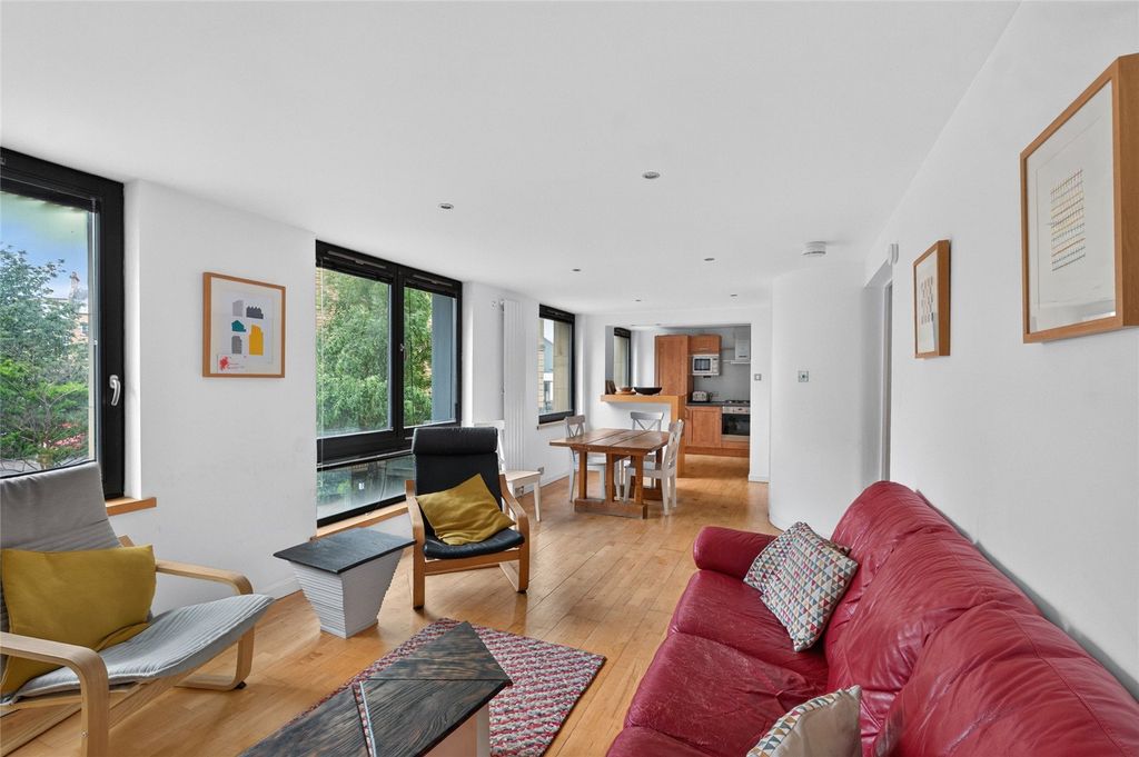 Property photo 2 of 17 Picture No. 75