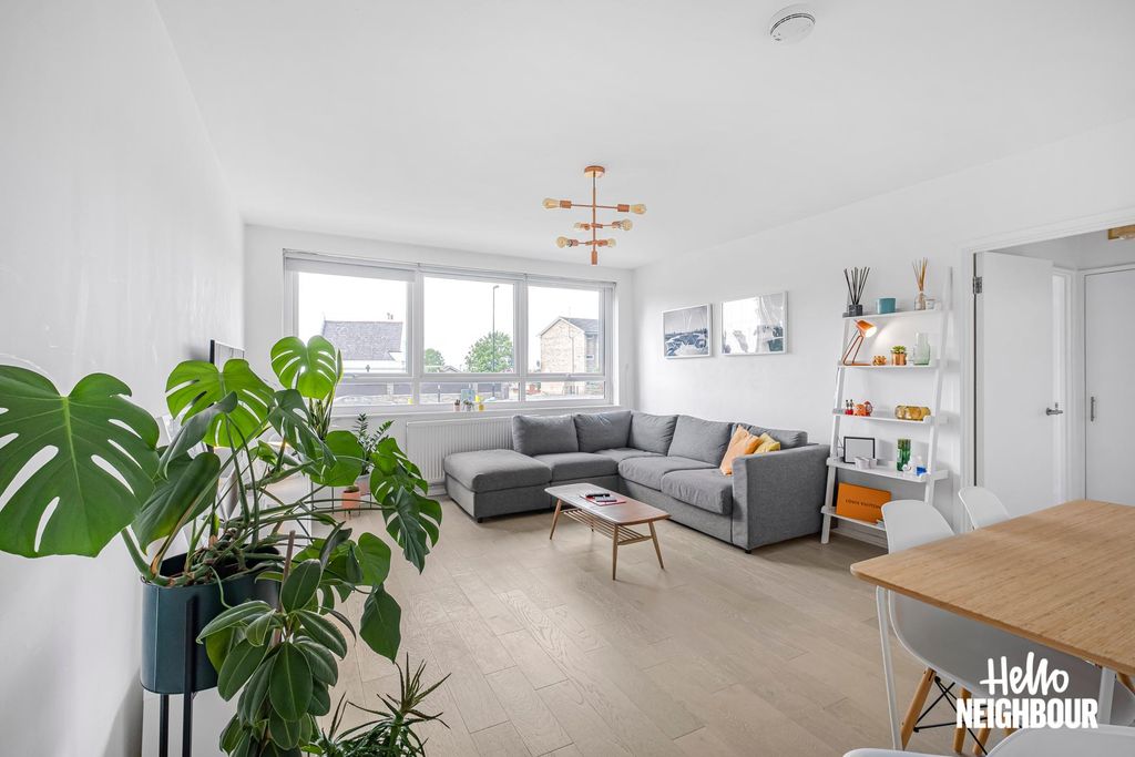 Property photo 2 of 12 Photo 1