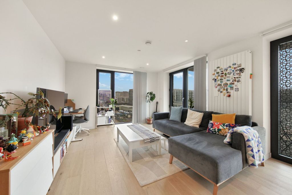 Property photo 1 of 21