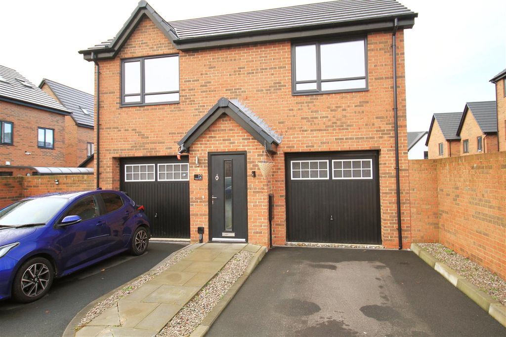 Property photo 1 of 7 Front View.Jpg