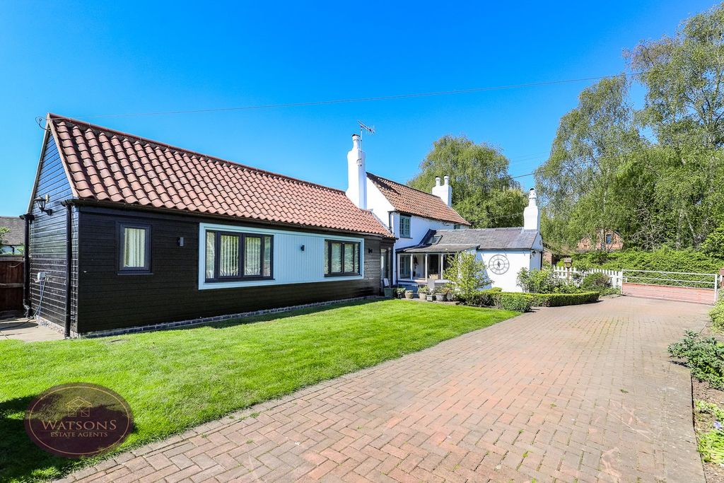 Property photo 3 of 35