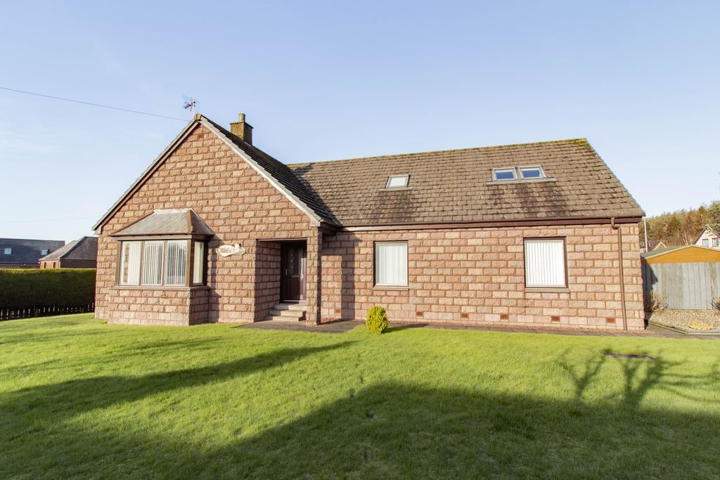 Property photo 1 of 46 Front Exterior