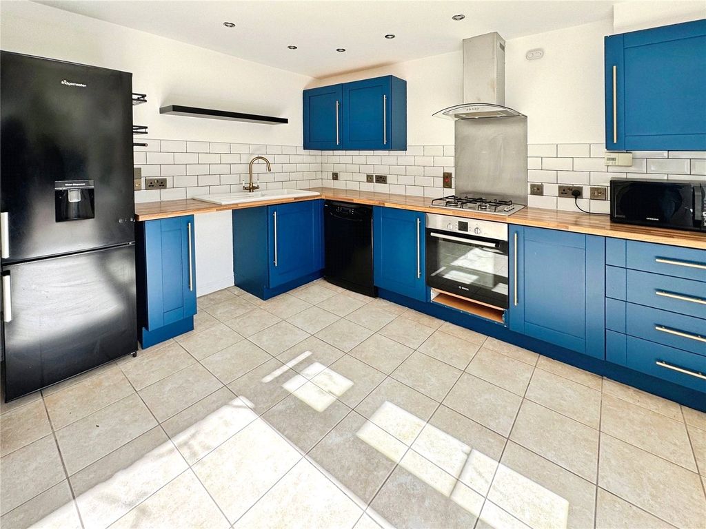 Property photo 2 of 16 Picture No. 03