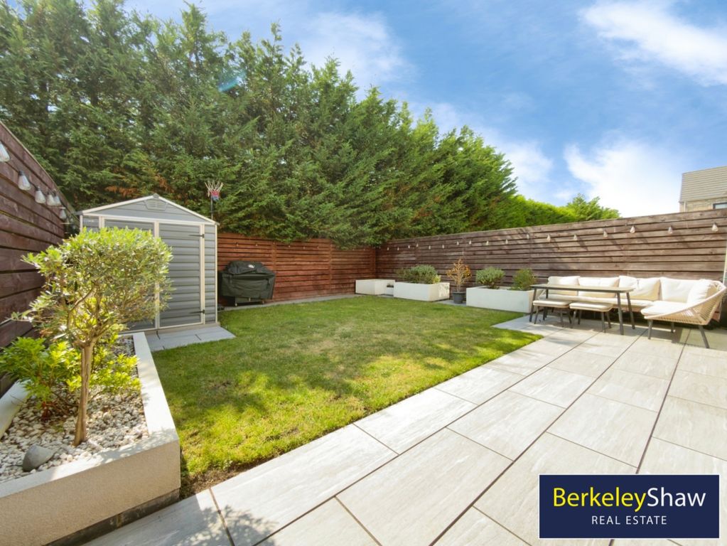 Property photo 3 of 35 Pbox-Img.Jpg