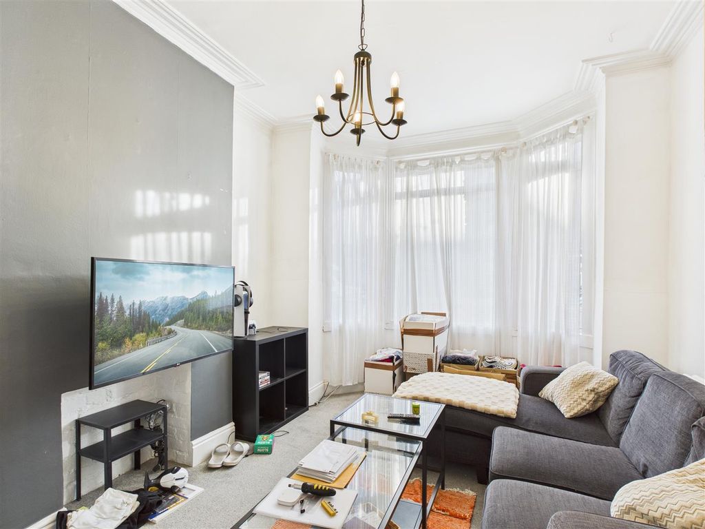 Property photo 1 of 6 Cam04419G0-Pr0053-Still003.Jpg