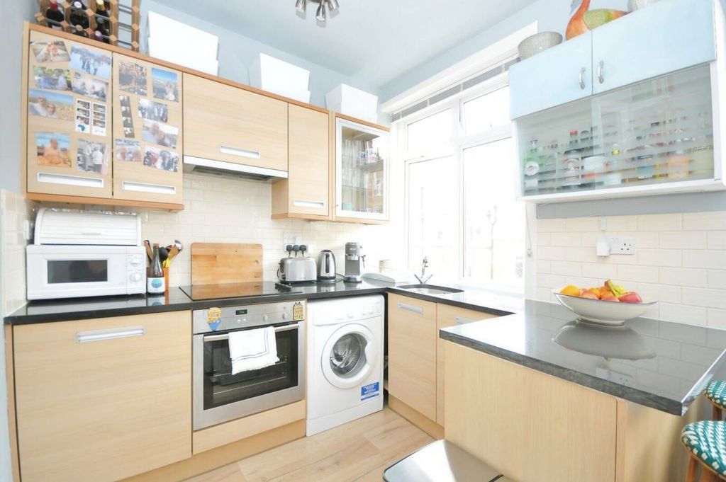 Property photo 3 of 12