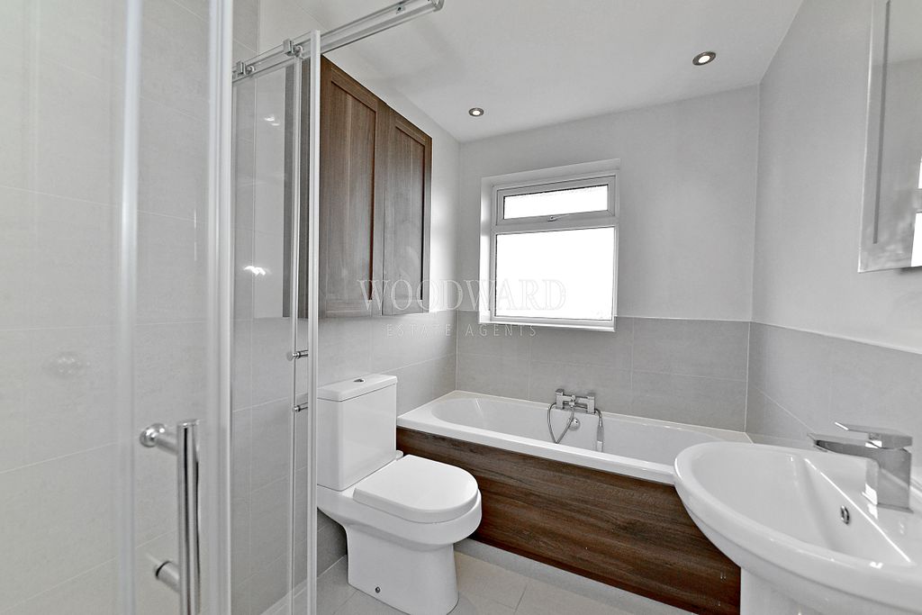 Property photo 2 of 14 Bathroom/WC