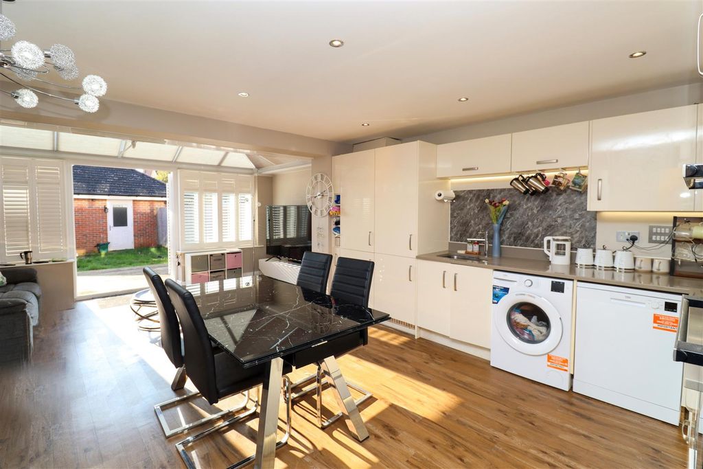 Property photo 2 of 20 Kitchen/Breakfast/Dining Room