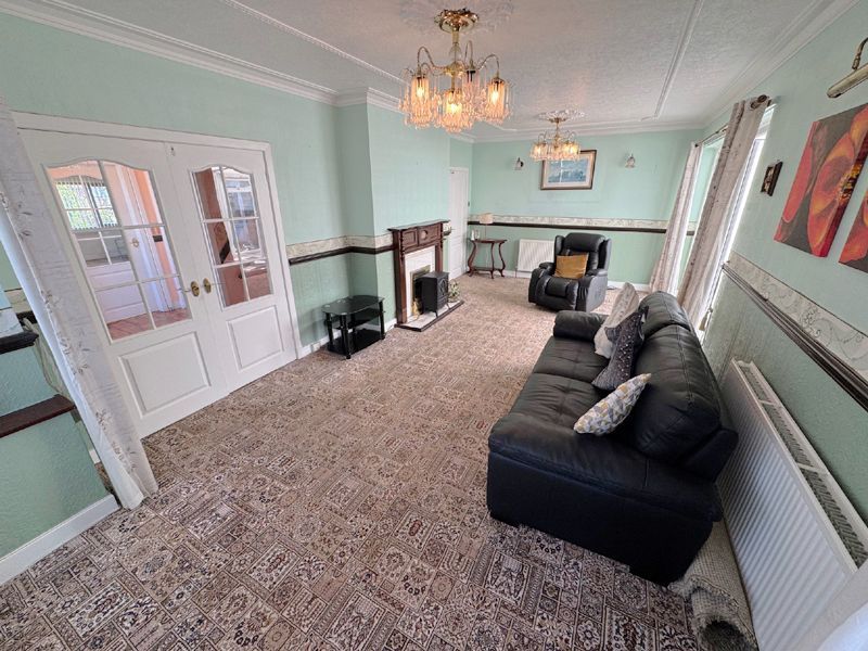 Property photo 3 of 48 Lounge