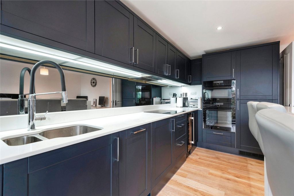 Property photo 3 of 17 Kitchen/Diner