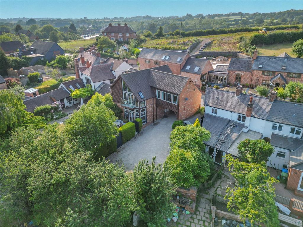 Property photo 1 of 53 8653119-Exterior07.Jpg