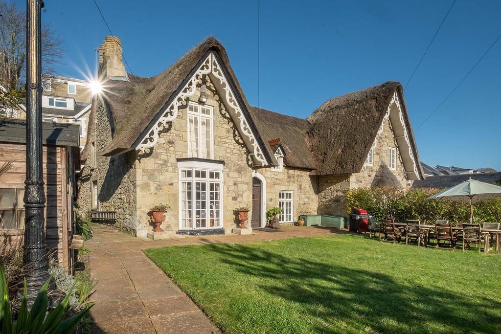 Property photo 1 of 16