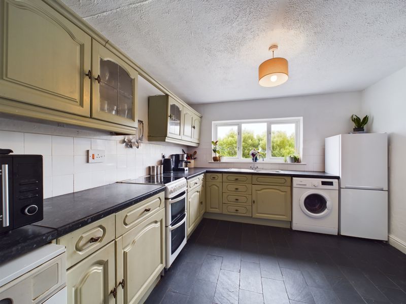 Property photo 3 of 29 Kitchen