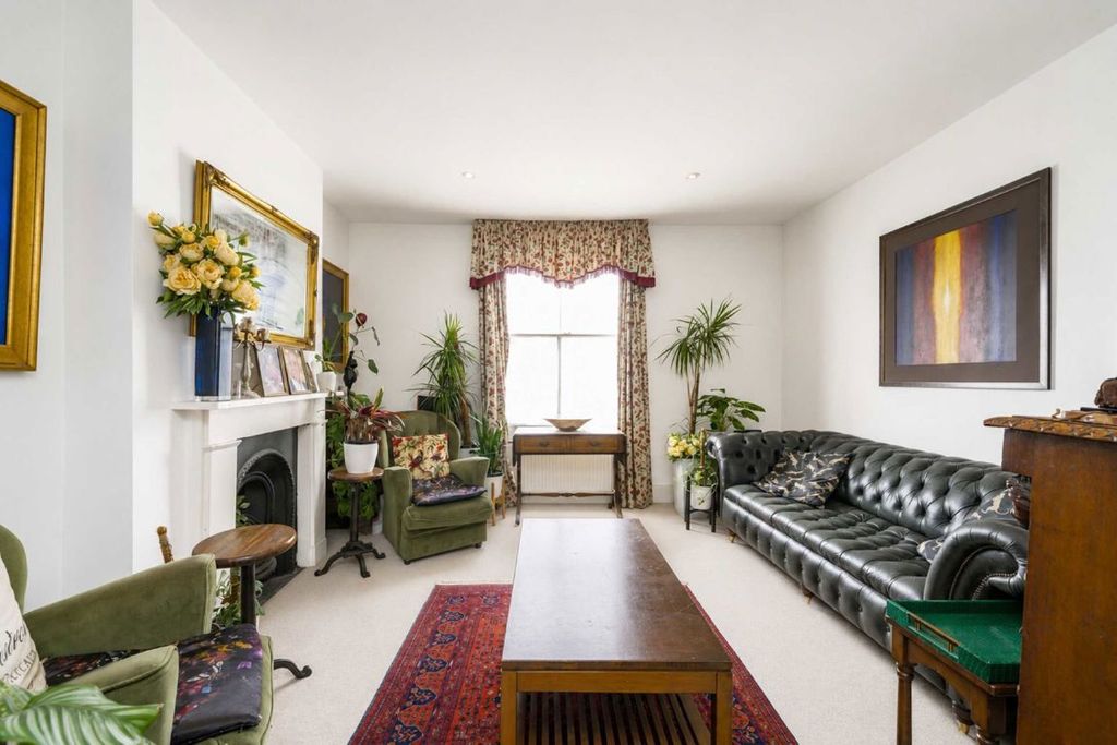 Property photo 3 of 6